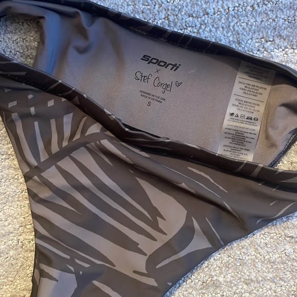 Two piece never worn bikini - Picture 3 of 6